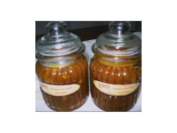 Compota de maçã com nozes