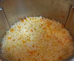 Arroz com refugado no copo