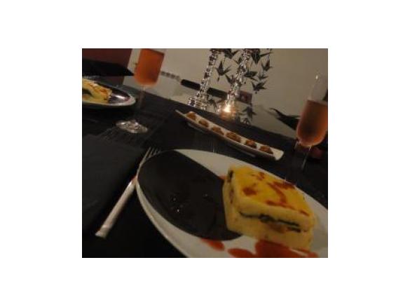 Empadão de Alheira de Caça, com espinafres salteados e maçã, regado com molho de frutos silvestres 