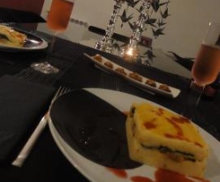 Empadão de Alheira de Caça, com espinafres salteados e maçã, regado com molho de frutos silvestres 