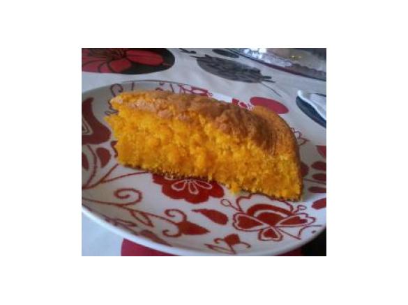 Bolo de cenoura húmido