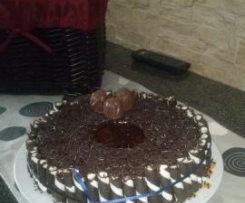 bolo de chocolate com coberturs humida