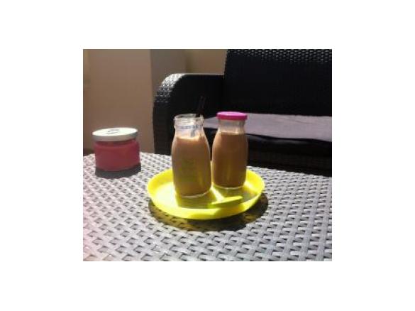 Leite achocolatado "Ucal"