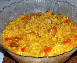 Arroz de salsichas com açafrão