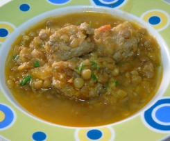 Estufado de lentilhas com abóbora e almondegas