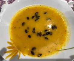 Creme de abóbora e cenoura assadas, aromatizado com laranja e manjericão