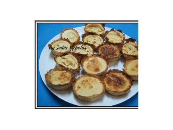 Queijadinhas de leite em massa folhada aromatizada com canela