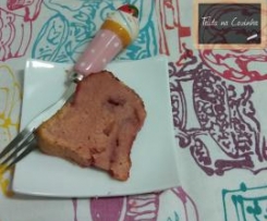 bundt de gelatina e morangos