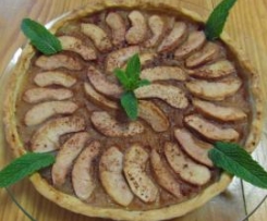 Tarte de maçã aromatizada com vinho do porto e canela 