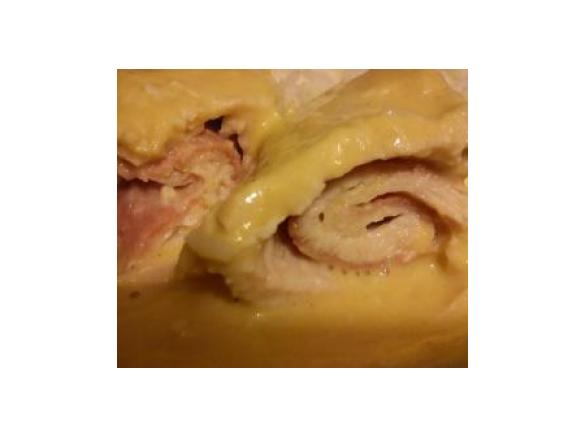 Bifes de perú recheados na varoma com molho de cenoura e cogumelos