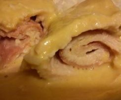 Bifes de perú recheados na varoma com molho de cenoura e cogumelos