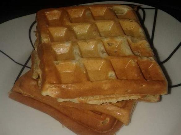 Waffles de banana e aveia