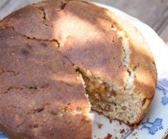 Bolo de Avelã com Recheio de Pêssegos e Canela