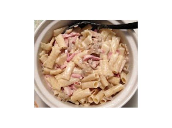 Macarrão com Bacon e Natas