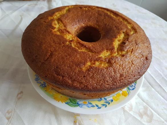 Bolo de laranja e nozes
