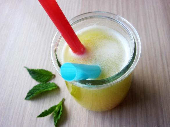 Sumo de ananás e gengibre 