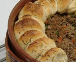 Jardineira de carne picada com scones