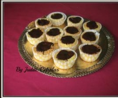 Queques cobertos de ganache de chocolate