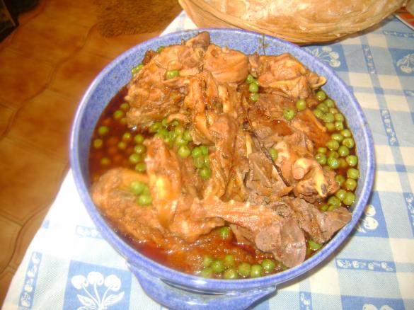 COELHO COM ERVILHAS A MINHA MODA