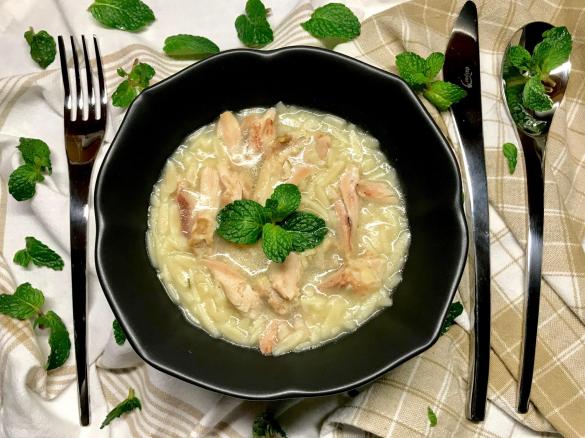 Canja de galinha a moda da Tininha