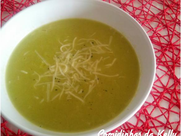 Creme de espargos com parmesão