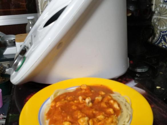 MOLHO DE TOMATE COM FRANGO, DA CAROL