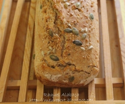 Pão de forma integral, com sementes