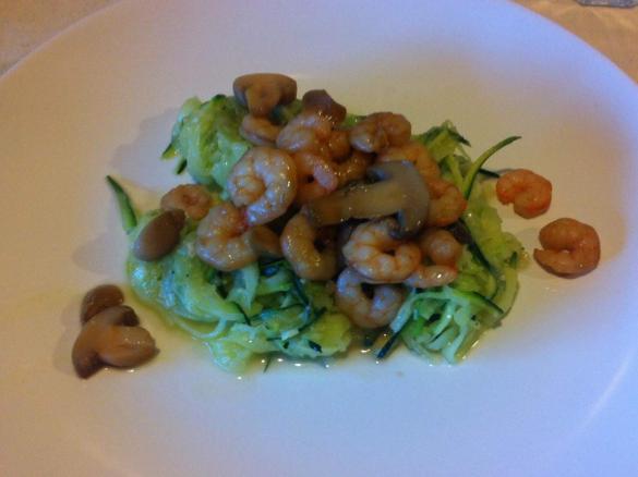 Esparguete de courgete com camarão