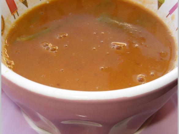 Sopa de Feijão Manteiga com Couve Lombarda