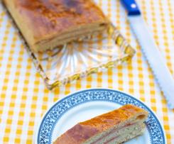 Bôla de fiambre, paio york e queijo