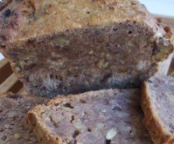 Pão com maçã e nozes