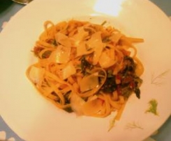 Tagliatelle de camarão, grelos e queijo parmesão