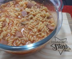 Fusilli com cogumelos e salsichas