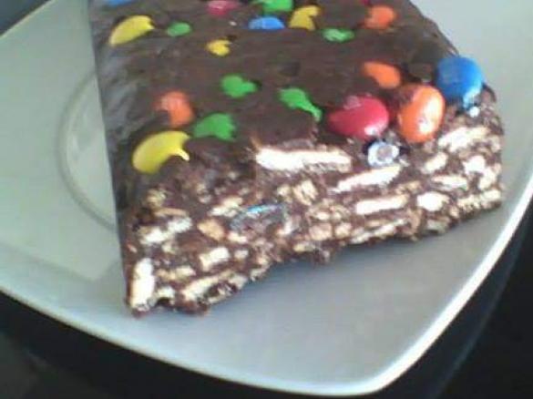 Salame de chocolate colorido