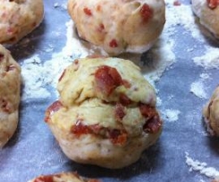 Pães com chouriço com o soro do iogurte grego