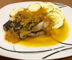 Peixe espada preto com courgete ao vapor