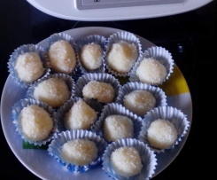 Beijinhos de coco com leite condensado