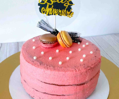 Bolo de chocolate e corneto de morango