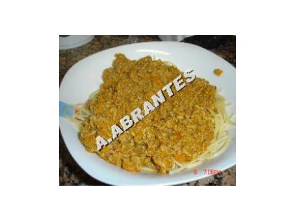 ESPARGUETE À BOLONHESA