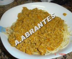 ESPARGUETE À BOLONHESA
