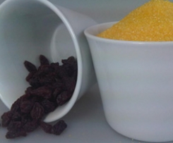 Ramequins de semolina e passas de uva
