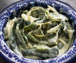 Salada de Chili cremosa (Rajas con crema)