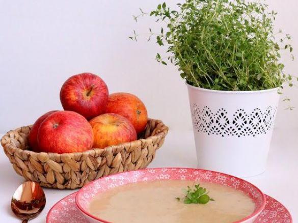 Sopa de Alho Francês e Maçã