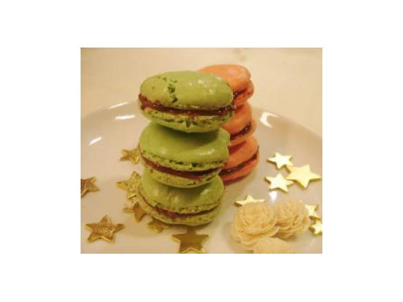 Macarons com recheio de ganache de chocolate