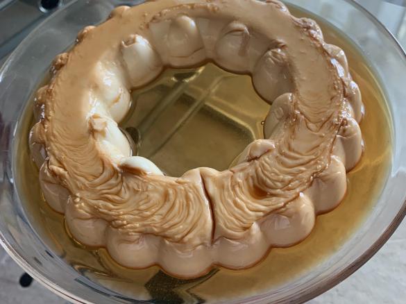 Pudim de leite condensado, cuajada e leite de côco