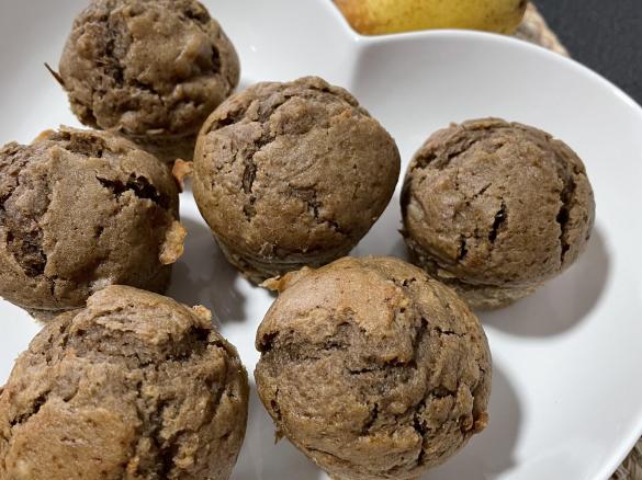 Queques de pêra e alfarroba