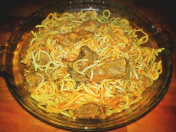 Carne Guisada com Esparguete