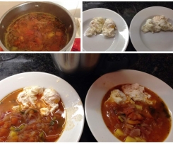 Sopa de tomate com ovos escalfados