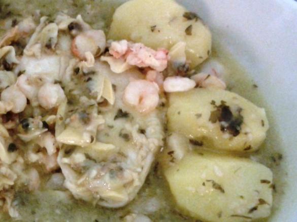 PESCADA COM AMEIJOA À BULHÃO PATO