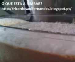 Gelado de chocolate e banana e coco.